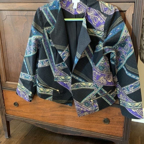 Chicos jacket size 2 fully lined zipper pockets abstract design  durable… - Picture 13 of 15